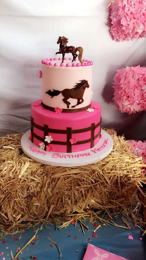 Pink Horse Cake, Pink Cowgirl Birthday Party Western Theme, Spirit Untamed Birthday Cake, Pink Cowgirl Cake Ideas, Horse Cakes Birthday Girl, Rodeo Cake Girl, Horse Birthday Cake Girl, Cowgirl Theme Cake, Cowgirl Cake Ideas