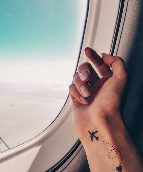 Flight Attendant Tattoo, Tattoo For Travel Lovers, Plane Tattoo Design, Couples Hand Tattoos, Flight Tattoo, Girly Hand Tattoos, Tattoo Homme, Airplane Tattoo, Plane Tattoo