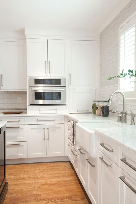 Kitchen Appliance Garage, Gorgeous White Kitchen, White Kitchen Interior, Hgtv Kitchens, White Shaker Kitchen, Shaker Style Cabinets, White Shaker Cabinets, Shaker Kitchen Cabinets, New Kitchen Cabinets