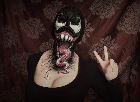 Venom Makeup Female, Venom Face Paint, Female Venom, Venom Makeup, Hela Cosplay, Paint Reference, Venom Face, Halloween Hombre, Great Halloween Costumes