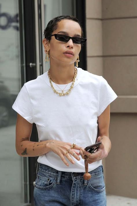 Zoë Kravitz Just Proved That Jeans And A White T-Shirt Needs Never Be Basic | British Vogue White Tshirt And Jeans, South Carolina Shirt, Zoe Kravitz Style, Zoë Kravitz, Band Rock, Zoe Kravitz, Best Outfits, Hilton Head Island, Hilton Head