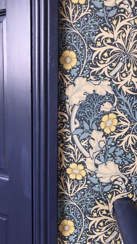 William Morris Wallpaper Hallway, William Morris Hallway, William Morris Living Room, William Morris Bathroom, Morris Wallpaper Bathroom, William Morris Wallpaper Bedroom, Victorian Living Room Wallpaper, Morris And Co Wallpaper, William Morris Bedroom