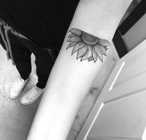 Tattoo On Inner Elbow, Inner Elbow Tattoos, Sunflower Tattoo Meaning, Tattoos Photo, Circle Tattoos, Elbow Tattoos, Inspiration Tattoos, Sunflower Tattoos, Tiny Tattoo