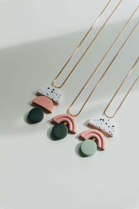 Polymer Clay Kunst, Fimo Jewelry, Handmade Clay Jewelry, Diy Jewelry Inspiration, Polymer Clay Diy, Polymer Clay Jewelry Diy, Jewelry Minimalist, Polymer Jewelry, Polymer Clay Necklace