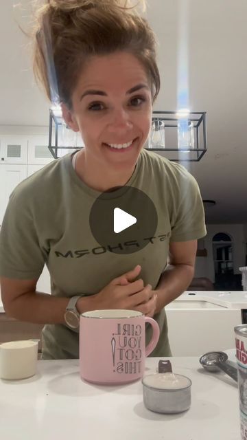 Tara Woodcox on Instagram: "Favorite sweet treat to eat in the evening! 23 G protein in this mug cake!! 🤩   #fy #fyp #foryou #foryoupage #fatloss #sweettreat #treat #sweet #yummy #protein #proteinpacked #delicious #recipe #recipes #simple #easy #explore #explorepage #instadaily #instagood" Bariatric Snacks, Low Calorie Recipes Snacks, High Protein Cookies, Keto Cakes, Protein Mug Cakes, Clean Dessert, High Protein Desserts, Weight Watchers Recipes Desserts, Healthy Protein Snacks