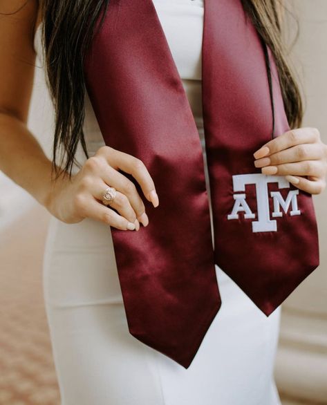 Tamu Senior Pictures, Texas A&m Senior Pictures, A&m Graduation Pictures, Tamu Graduation Pictures, Preconvo Photoshoot, Texas A&m Graduation Pictures, Aggie Graduation Pictures, Graduate Poses, Tamu Graduation