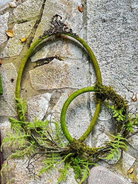 Unleash your creativity and add a touch of nature to your home with our DIY upcycled picture frames with moss. Your walls will become a gallery of natural artworks with these creative frames. With our easy-to-follow instructions, you can create a one-of-a-kind masterpiece. Follow us for more upcycled ideas and get ready to transform your walls! Wreath In Frame Wall Art, Moss Picture Frame Diy, Moss Picture Frame, Wreath In Frame, Moss Crafts, Creative Frames, Upcycled Picture Frames, Moss Frame, Backyard Crafts