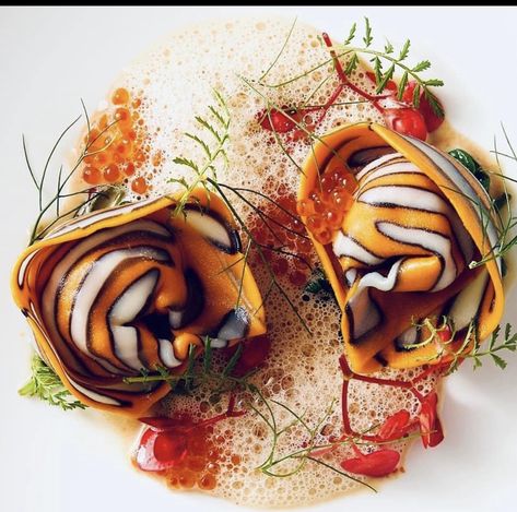 Fine Dining Pasta Plating, Gourmet Recipes Fine Dining, Pasta Plating Ideas, Gourmet Aesthetic, Fine Dining Vegetarian, Gourmet Pasta Plating, Pasta Plating, Michelin Star Food Presentation, Gastronomic Food