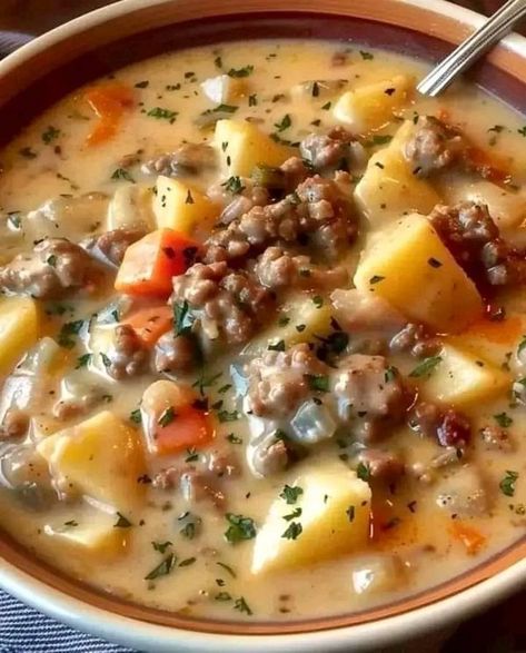 Potato Hamburger Soup, Hamburger Potato Soup, Mini Crockpot Recipes, Homemade Potato Soup, Quick Soup Recipes, Sausage Soup Recipes, Parmesan Soup, Quick Soup, Italian Sausage Soup