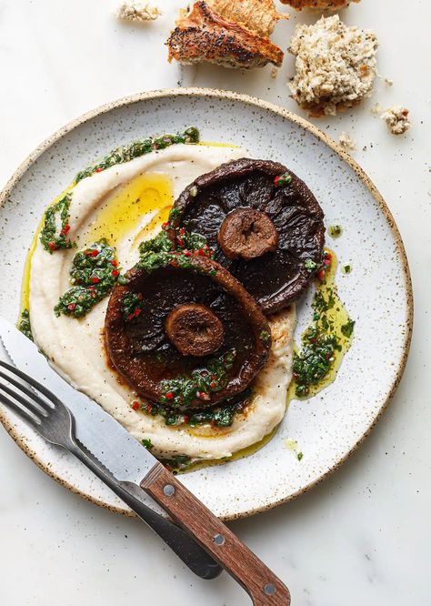 Miso Mushrooms With Butter Bean Purée + Chimichurri - SO VEGAN Vegan Chilli, Sautéed Mushrooms, Gourmet Vegan, Butter Beans, Smoked Paprika, Vegan Dinners, Veggie Recipes, Lemon Juice, Parsley