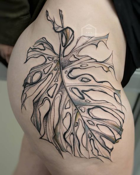 Hip Buttocks Tattoos Women, Cool Leaf Tattoo, Tattoo Designs Plants, Monstera Tattoo Thigh, Leaf Tattoo Thigh, Monstera Leg Tattoo, Monstera Back Tattoo, Monsters Leaf Tattoo, Plant Hip Tattoo