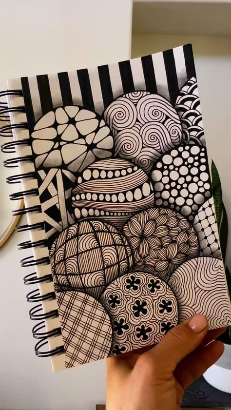 Lots of pattern ideas for you. Tag your doodle bestie! 🥰✍️🎨  Drawn with Two Hands brand fineliners. Link in bio👍🏻💖  #zentanglepatterns #zentangleinspiredart #zendoodle #zentangledoodle #zentangledrawing #zentangledaily #doodleart Doodling For Beginners, Doodle Pattern Ideas, Drawing For Instagram, Zentangle Patterns Easy Simple, Tangle Art Step By Step, Doodle Drawings Zentangle Patterns, Sketchbook Doodle Ideas, Pattern Drawing Ideas, Scrapbook Paper Wall Art