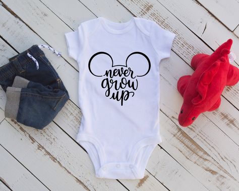 Disney Baby Onesies, Cricut Onesies, Disney Onesie, Boy Onsies, Baby Christmas Onesie, Onesie Designs, Baby Baker, Mickey Mouse Baby Shower, Onesie Ideas