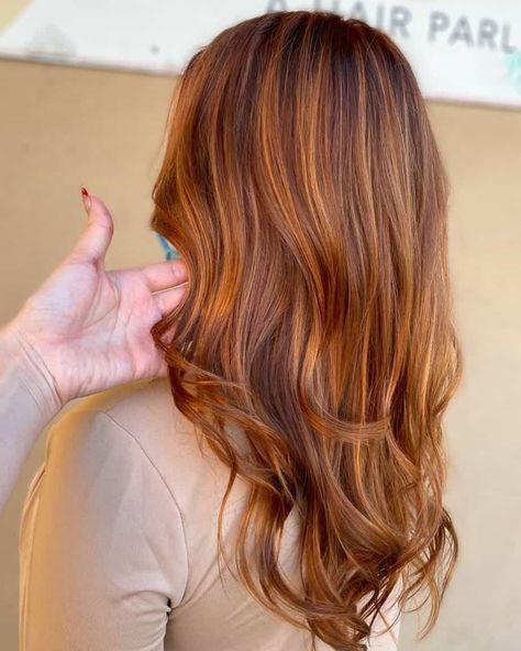 Copper Highlights On Ginger Hair, Copper On Light Brown Hair, Summery Copper Hair, Copper Hair Blended Roots, Auburn Hair Dimension, Golden Copper Balayage Brunettes, Ginger Balayage Brown Roots, Copper With Dimension, Copper Hair Baylage