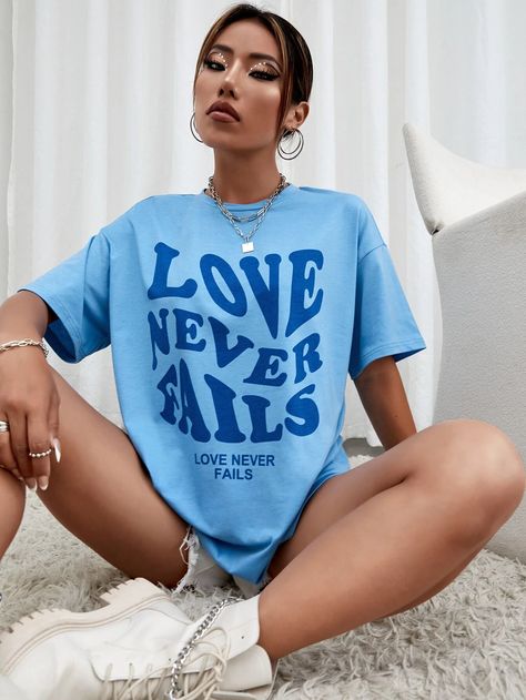 Slogan Graphic Drop Shoulder Tee | SHEIN USA Cool Tops, Loose Clothes, Cute Shirt Designs, Drop Shoulder Tee, Shirt Print Design, Loose Outfit, Tshirt Outfits, Women T Shirts, Women's Summer Fashion