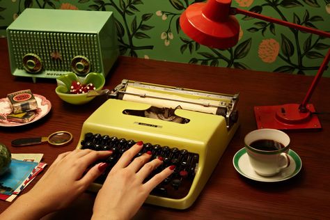 Wes Anderson Aesthetic, Film Inspiration, Wes Anderson, Commercial Photographer, Photography Inspo, Life Photography, Still Life Photography, Typewriter, Food Styling