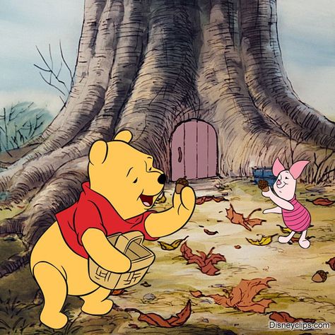 Winnie The Pooh Fall Aesthetic, Winnie The Pooh Cottagecore, Autumn Winnie The Pooh, Autumn Old Disney, Winnie The Pooh Widget, Disney In Fall, Piglet Aesthetic, Winnie The Pooh Fall Wallpaper, Fall Disney Aesthetic