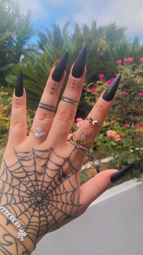 Gold, tattoos, goth, alt. Spooky Hand Tattoos, Woman Knuckle Tattoos, Goth Hand Tattoos, Spooky Hand Tattoos For Women, Sharpie Drawings, Halloween Hand Tattoo, Spooky Nails, Gothic Finger Tattoos, Knuckle Tattoos