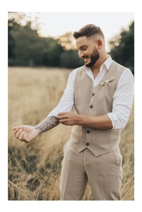 Casual Groomsmen Attire, Bohemian Groom, Outfit With Vest, Casual Groomsmen, Casual Groom Attire, Casual Grooms, Casual Wedding Attire, Wedding Vest, Mens Wedding Attire