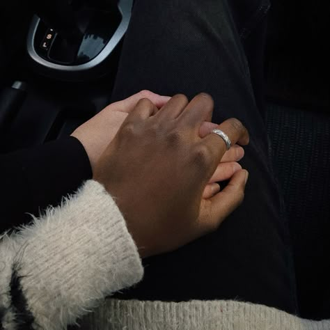 #wlw #lgbt #lgbtq #lesbian #sapphic #hands #romance #couple #cute #love Jamaican Couple Aesthetic, Falling In Love Soft Aesthetic, Interacial Sapphic Aesthetic, Sapphic Aesthetic Faceless, Lgbtq Love Aesthetic, Wwbm Couple Aesthetic, Bgwg Couple, Wlw Couple Goals Teenagers, Black And White Wlw Couple