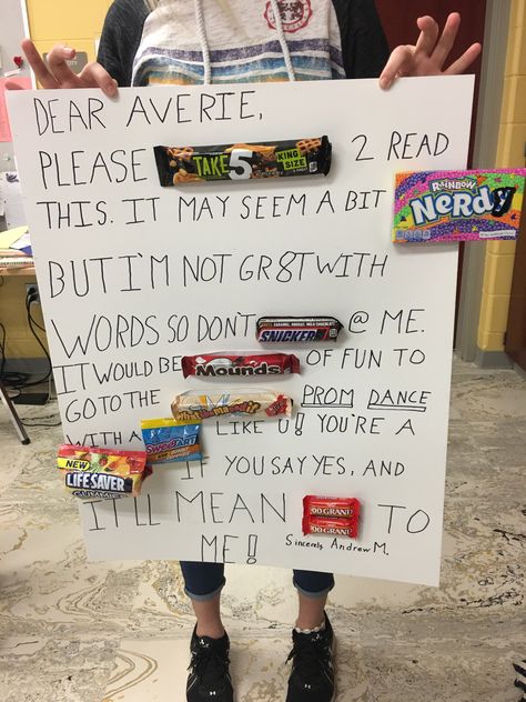 Super cute way to prompose!! Candy Promposal, Kpop Promposal, Promposal Ideas For Him, Cute Promposals, Dance Proposals, Promposal Ideas, Homecoming Posters, Dance Proposal, Formal Ideas