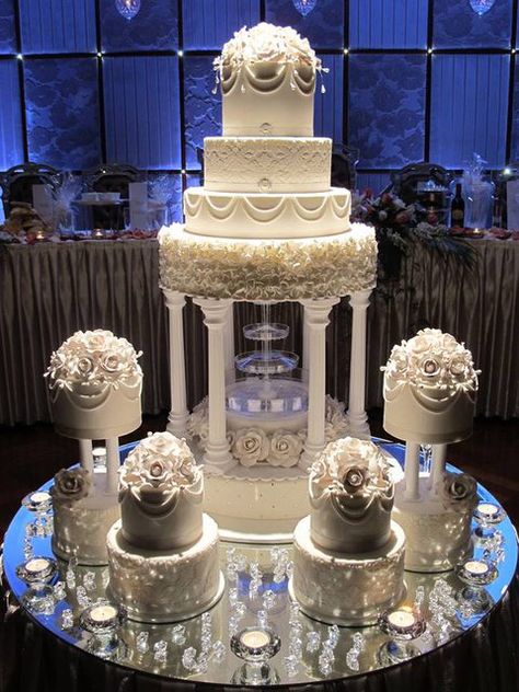 Wedding Cakes With Fountains, Wedding Cake With Water Fountain, Wedding Cake With Fountain, Cake Quince, Cakes Quinceanera, Fountain Wedding Cakes, Quince Cakes, Cheesecake Wedding Cake, Wedding Cheesecake