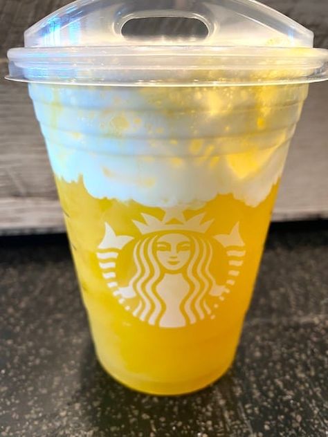 Pinapple Dole Whip, Dole Pineapple Whip, Pineapple Dole Whip, Dole Recipes, Starbucks Drink Menu, Cold Starbucks Drinks, Dole Pineapple, Pineapple Whip, Secret Starbucks Recipes