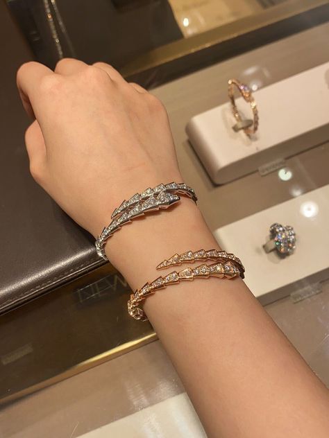 Cartier Gift, Bvlgari Bracelet, Jewellery Luxury, Bulgari Jewelry, Bvlgari Jewelry, High Fashion Jewelry, Expensive Jewelry Luxury, Luxe Jewelry, Diamond Jewelry Designs