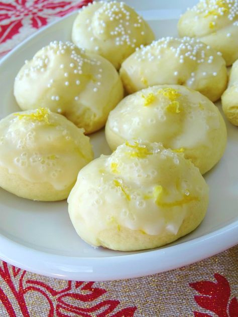 anginetti cookies Lemon Knot Cookies, Knot Cookies, Ricotta Cookies Recipe, Lemon Ricotta Cookies, Lemon Drop Cookies, Ricotta Cookies, Italian Cookie Recipes, Italian Pastries, Lemon Icing