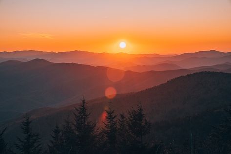 15 Best USA National Parks To Visit In The Spring - The Wandering Queen Smoky Mountain Hikes, Smoky Mountain Trails, Sunset In Mountains, Smokey Mountains Vacation, Mountains Vacation, Clingmans Dome, Laurel Falls, Channel Islands National Park, Sand Dunes National Park