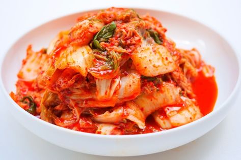 Kimchi Soup Recipe, Korean Food Kimchi, Kimchi Bokkeumbap, Bagel Chips, Kimchi Fried Rice, Kimchi Recipe, Kim Chi, Photo Food, Food Wallpaper