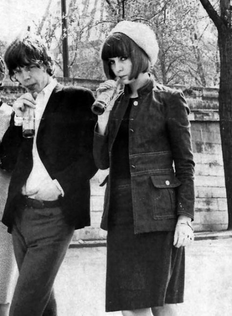 every about coke  Mick Jagger and Chrissie Shrimpton photographed in 1963. Chrissie Shrimpton, Uk Festivals, Rock And Roll Girl, Jean Shrimpton, Swinging London, 1960s Mod, Swinging Sixties, Seventies Fashion, Sixties Fashion