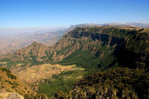 ethiopia+Simien+Mountain+ethiopian+highlands Ethiopian Highlands, Highlands Landscape, Addis Ababa, Dream Travel Destinations, Places Of Interest, Scenic Landscape, Ethiopia, Travel Dreams, Grand Canyon