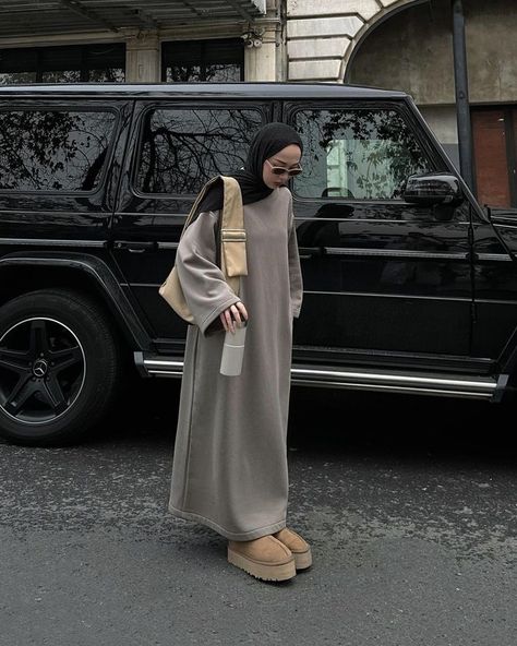 Hijab Trend, Modest Winter Outfits, Outfits Muslim, Abaya Outfit, Street Hijab Fashion, Hijabi Fits, Muslim Style, Hijabi Outfit, Hijab Trends