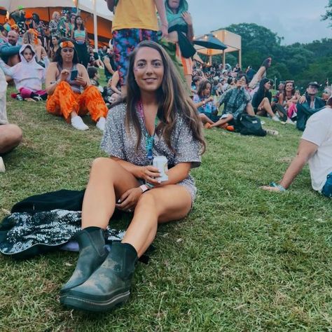 You searched for glastonbury ⋆ That Festival Blogger Glastonbury Festival Fashion, Festival Packing List, Fusion Festival, Camp Bestival, Uk Festivals, Revlon Color, Glastonbury Festival, Makeup Guide, Festival Makeup