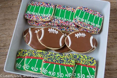 Football Sugar Cookies, Football Desserts, Football Theme Birthday, Football Watch Party, Super Cookies, Football Cookies, Vegan Enchiladas, Royal Icing Sugar, Football Birthday Party