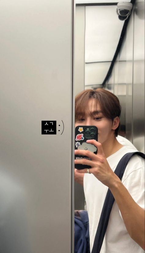 Seventeen Instagram, Carat Seventeen, Vernon Chwe, Boo Seungkwan, Boyfriend Wallpaper, Seventeen Going Seventeen, Adore U, Seventeen Debut, Seventeen Wallpapers