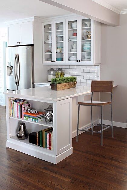 white tile backsplash + glass cabinet doors <3 Model Dapur, Kitchen Peninsula, Kitchen Blue, Kitchen Remodel Inspiration, U Shaped Kitchen, Kitchen Island With Seating, Flooring Trends, Kitchen Farmhouse, Reno Ideas