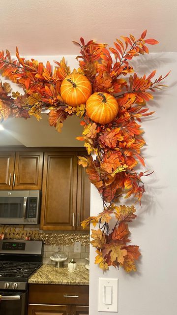 Fall Bay Window Decor Ideas, Diy Fall Window Decor, Fall Door Archway, Fall Garland On Curtain Rod, Fall Garland Ideas Mantles, Fall Decor Doorway, Fall Mirror Decor, Fall Table Runner Decor, Thanksgiving Window Display