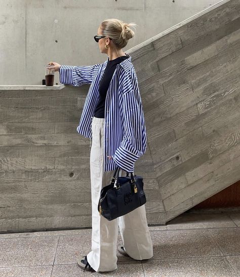 Blue Shirt Black Pants, How To Style Oversized Shirt, Blue Striped Shirt Outfit, Lilac Shirt, Oversized Striped Shirt, Capsule Wardrobe Women, Elegant Classy Outfits, High Waisted Dress, Chic Business Casual