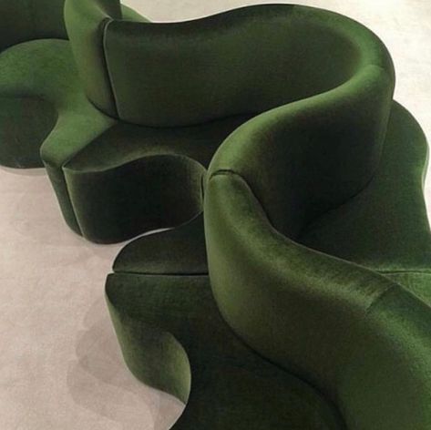 @igotathingforchairs on Instagram: “Cloverleaf sofa by Verner Panton spotted in the Prada showrooms #igotathingforchairs cc: @sarahdebeaumont • • • • • #vernerpanton…” Green Chairs, Verner Panton, Take A Seat, Green Velvet, Futon, Sofa Design, Interior Inspiration, Pretty Things, 30 Minutes