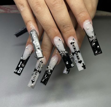 Long Nail Designs Jewels, Black Nails Edgy, Black And White Goth Nails, Black And White Bling Nails, Black Goth Acrylic Nails, Nails Acrylic Jewels, Edgy Nails Grunge Coffin, Chicana Nails Designs, Black And Silver Hair Short