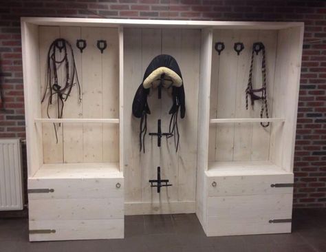 Barn Organization Ideas, Saddle Storage, Barn Organization, Tack Room Organization, Small Horse Barns, Horse Tack Rooms, Tack Box, Diy Horse Barn, Horse Barn Ideas Stables