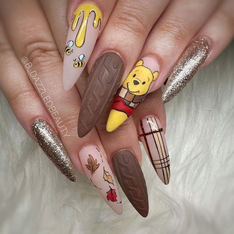 Winnie The Pooh Fall Nails, Character Halloween Nails, Fall Nails Disney, Pooh Nail Art, Character Nails, Disney Inspired Nails, Disney Acrylic Nails, Christmas Nail Art Easy, Pink Nail Art Designs