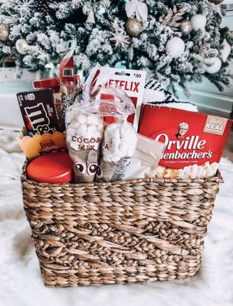 Movie Lover Gift Basket, Christmas Eve Basket, Christmas Gifts For Boyfriend Ideas, Xmas Gift Baskets, Winter Gift Basket, Movie Basket, Movie Basket Gift, Movie Night Basket, Family Gift Baskets