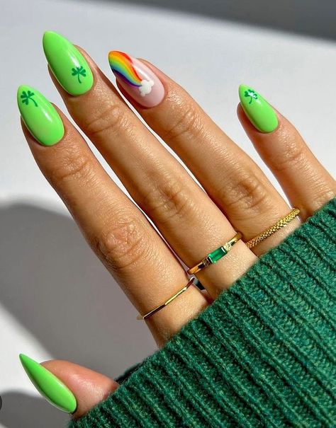 Nail Inspo St Patricks, St Patrick's Day Nails Short, St Patrick’s Day Pedicure, Nails Design St Patricks Day, St Pattys Day Nails Almond, Saint Patrick Nails Ideas, Patricks Day Nails, St Pat Nails, March Nail Inspo Aesthetic