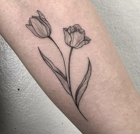 Large Tulip Tattoo, Black And White Tulip Tattoo, Tulip Sleeve Tattoo, Dutch Tulip Tattoo, Que Sera Sera Tattoo, Tattoo Tulip, Tulip Tattoos, Theater Decor, Tulip Tattoo