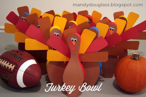 it will change your life: Keep the Kids busy after Thanksgiving Dinner! TURKEY BOWLING!! mandydouglass.blogspot.com Turkey Bowling Game, Turkey Bowling, Turkey Bowl, Fall Carnival, Thanksgiving Crafts Preschool, Thanksgiving Decorations Diy, Fall Fest, Pumpkin Party, Thanksgiving Parties