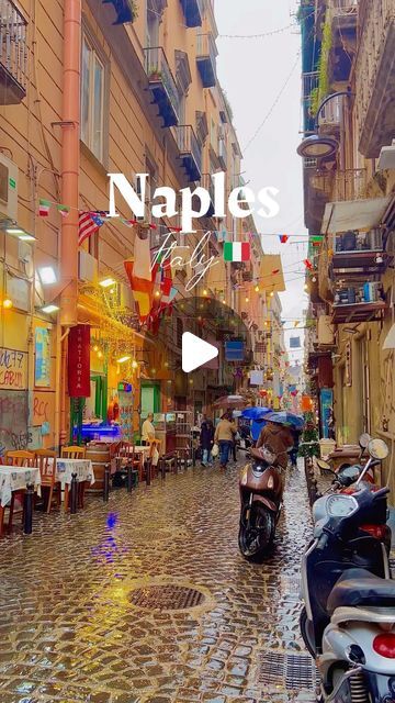 Napoli Photography, Pizza Italy, Visiting Italy, Capri Island, Napoli Italy, Hotel Food, Naples Italy, Food Tour, Visit Italy