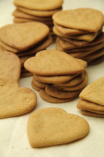 Pepper Cookies Recipe, Spiced Biscuits, Iceland Foods, Pepper Cookies, Icelandic Recipes, Icelandic Cuisine, Iceland Christmas, Icelandic Food, Nordic Recipe